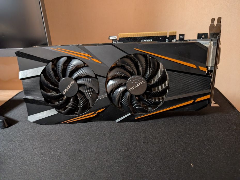 Відеокарта GIGABYTE GeForce GTX 1070 WINDFORCE OC (GV-N1070WF2OC-8GD)