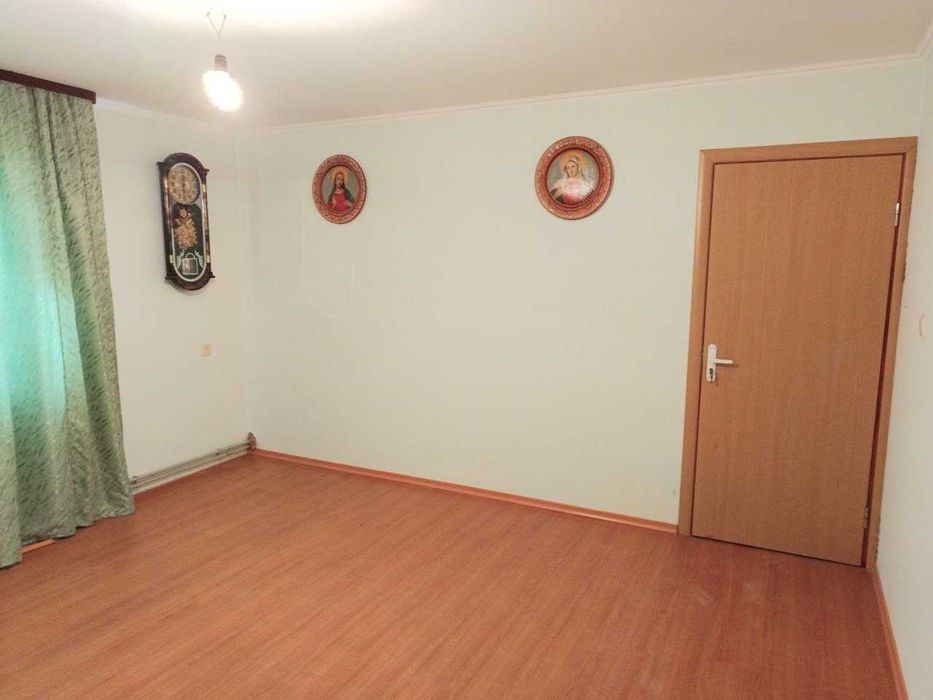 Просторий сучасний будинок з ремонтом, є-відновлення, постанова