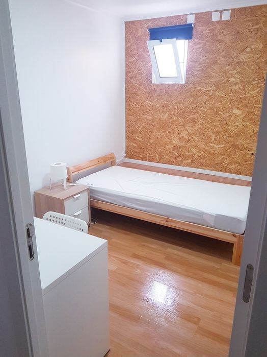 Quarto para arrendar em santa iria da azoia a 10 min de lisboa
