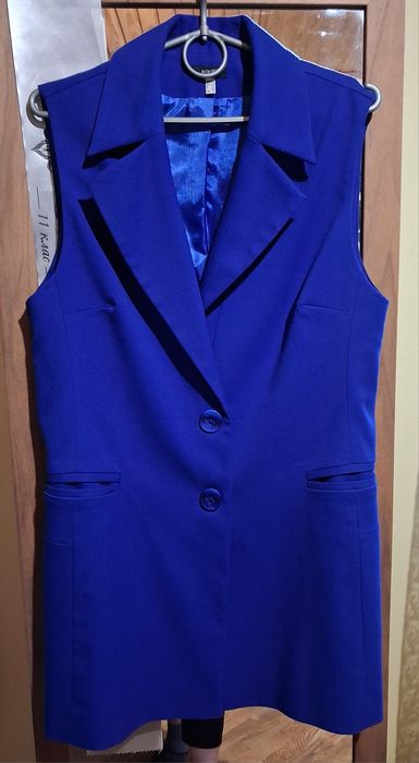 Жіночий піджак та жакет.