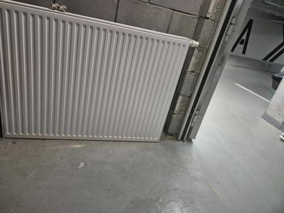 Grzejnik 120 x 90 x 10 z termostatem