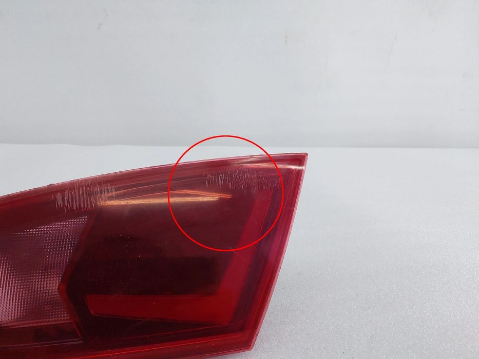 Farolim da mala direito SEAT Leon (1P1)