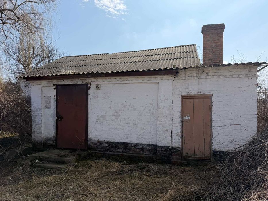 Нежитлові будівлі та споруди, площею 100,40 кв.м. у м. Кременчук