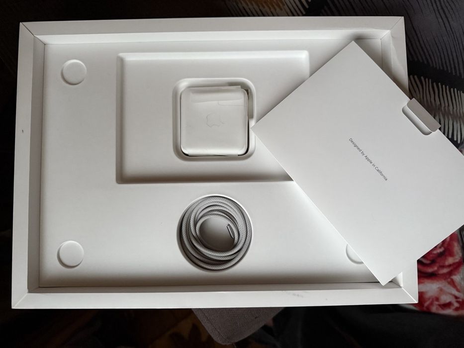 MacBook Pro m3 512/10gpu/8cpu