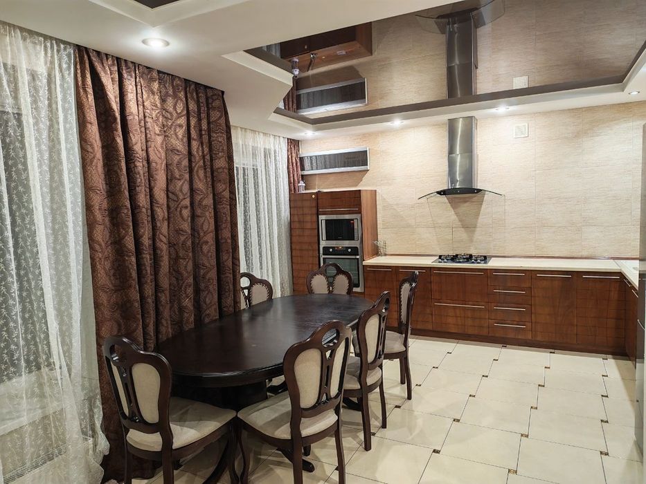 Продам таунхаус з ремонтом, меблями і побутовою технікою