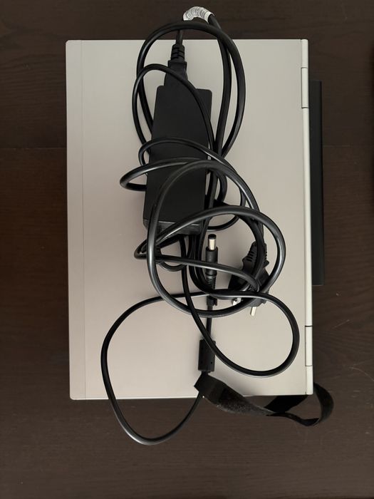 Docking station + PC + Carregador