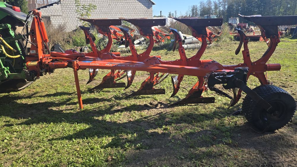 Pług obrotowy Kuhn Vari Master 121 , 4+1