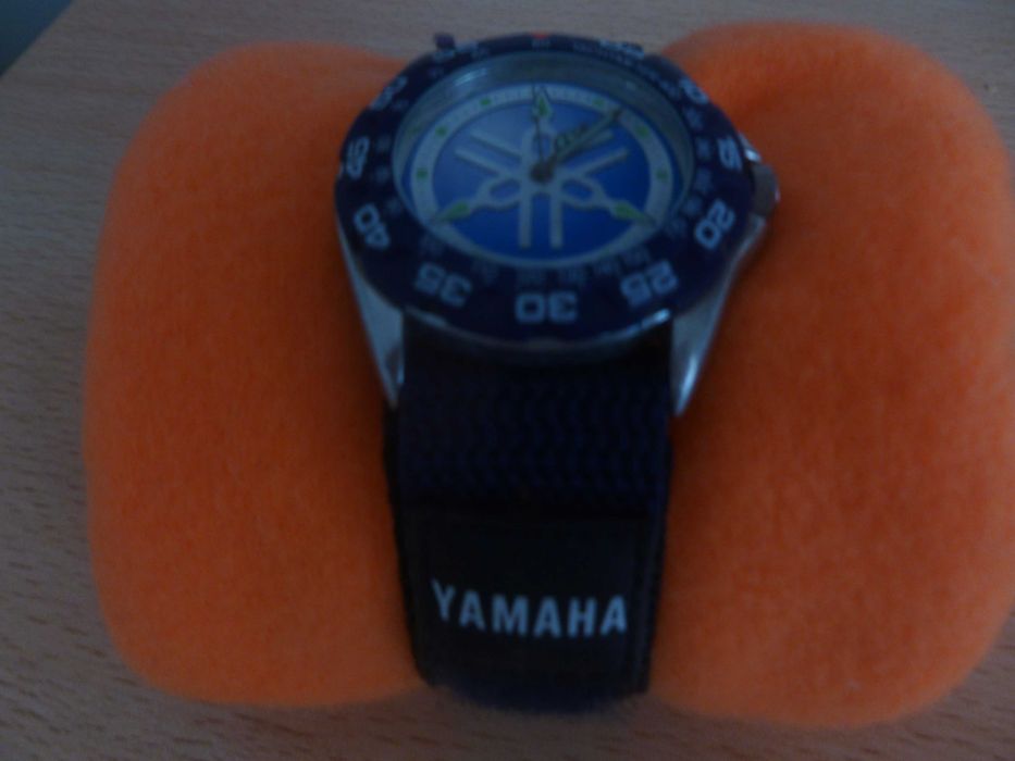 Relógio original da Yamaha para actividades aquáticas à prova de água