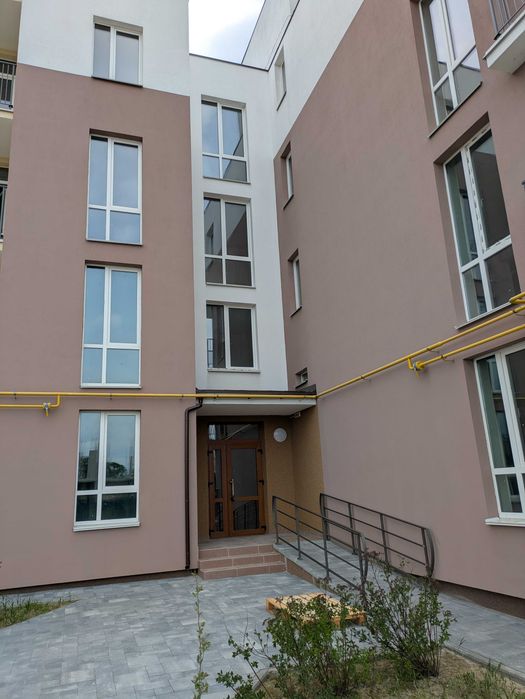 Готова 1 кімнатна з окремою спальною, новий будинок. за 23 500