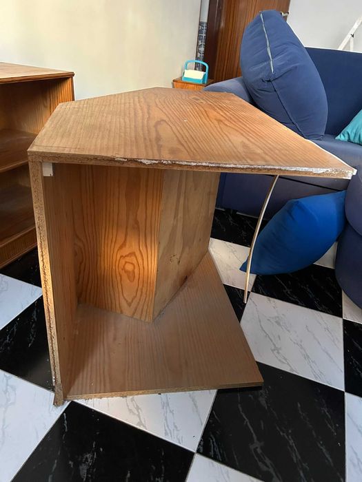 mesa de canto em madeira