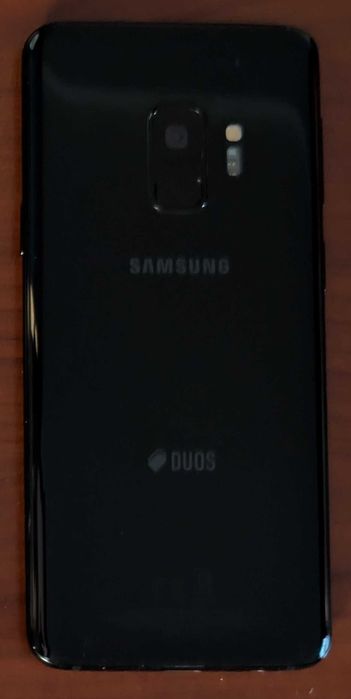 Smartfon Samsung Galaxy S9 64 GB + Masa Akcesoriów