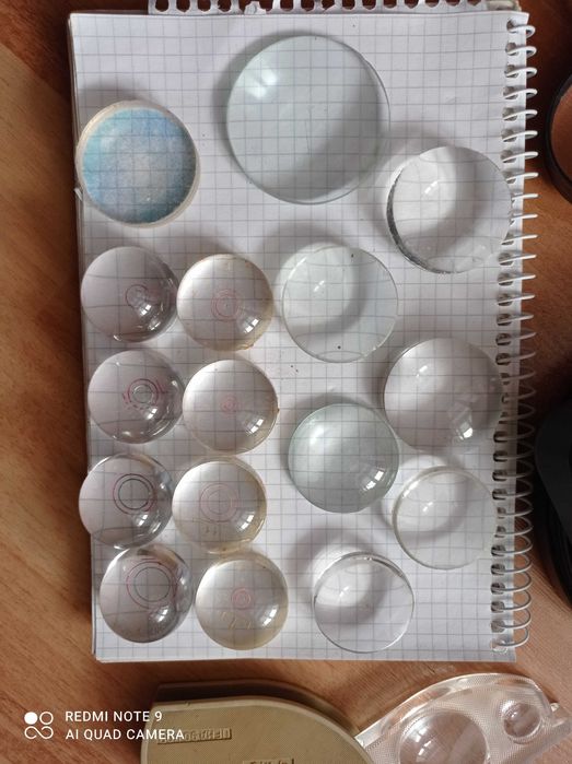 Увеличительное стекло оптика лупа.