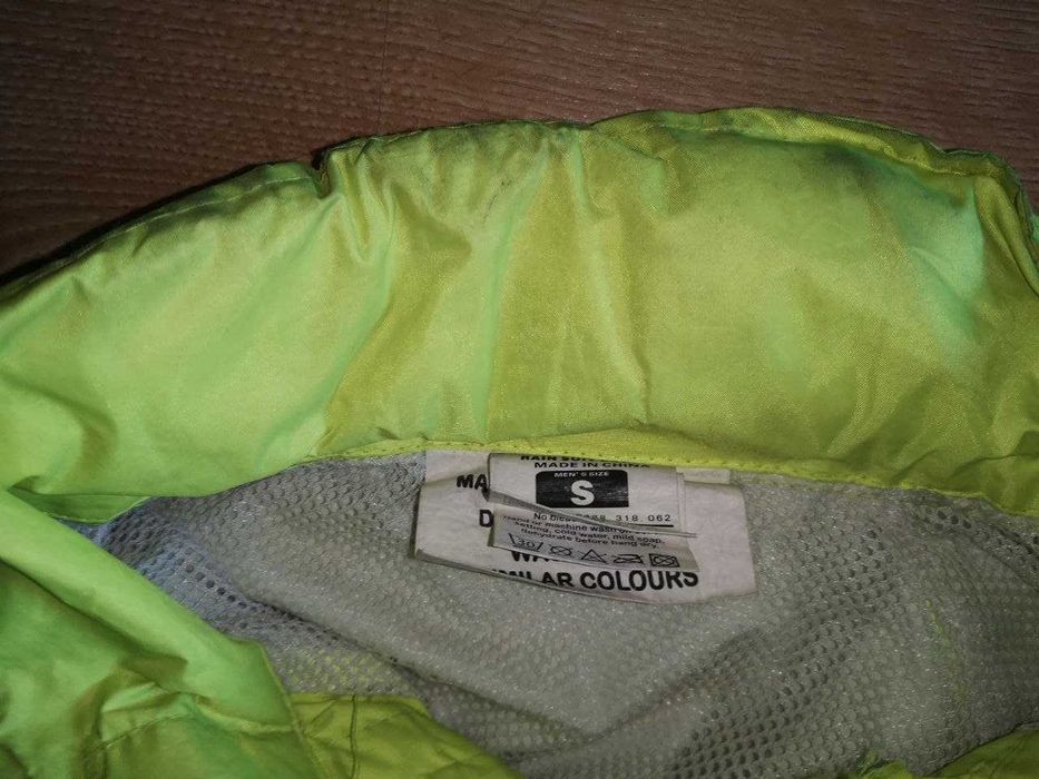 Impermeavél (casaco  S + calça M + bota 42 )