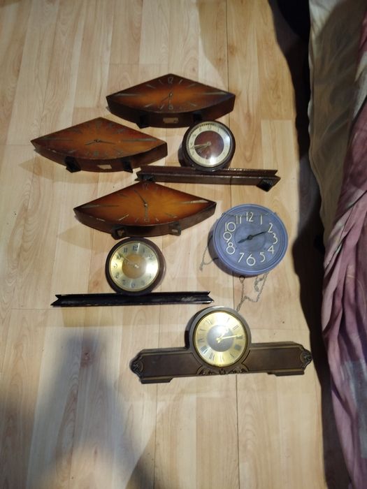 Продам старые часы