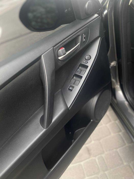 Продам Mazda 3 2012 Автомат