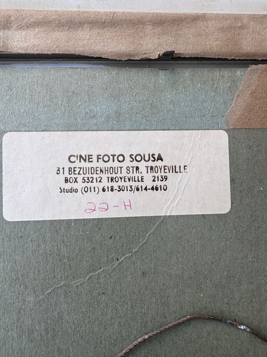 Moldura trabalhada com vidro 58/48 cm