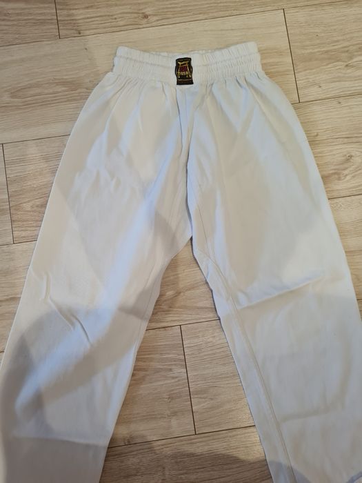 Strój karate dziecięcy  rozmiar 140  komplet