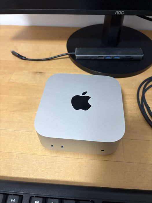 Mac Mini M4 (Monitor 4k)