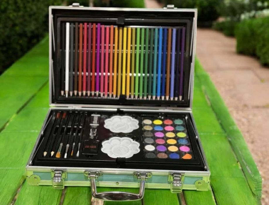 Набір для малювання в наборі 145 предметів в металевому кейсі