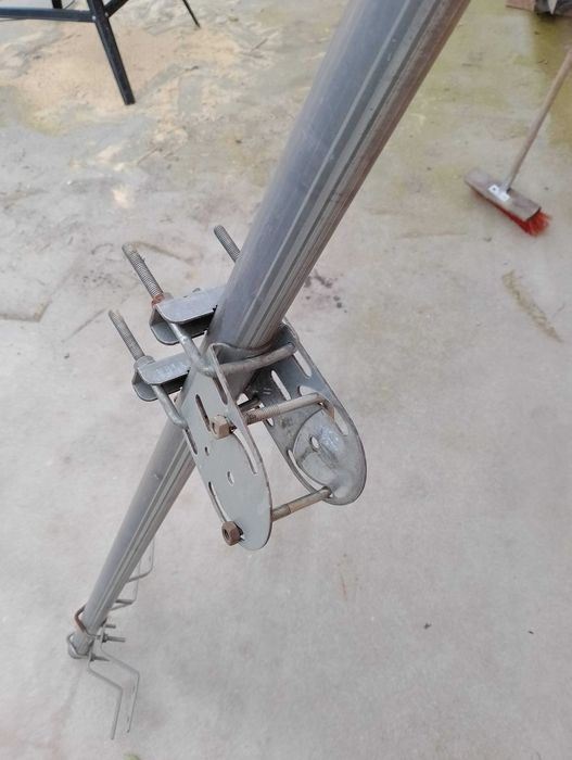 Maszt do mocowania anteny na zewnątrz metalowy 3 m.