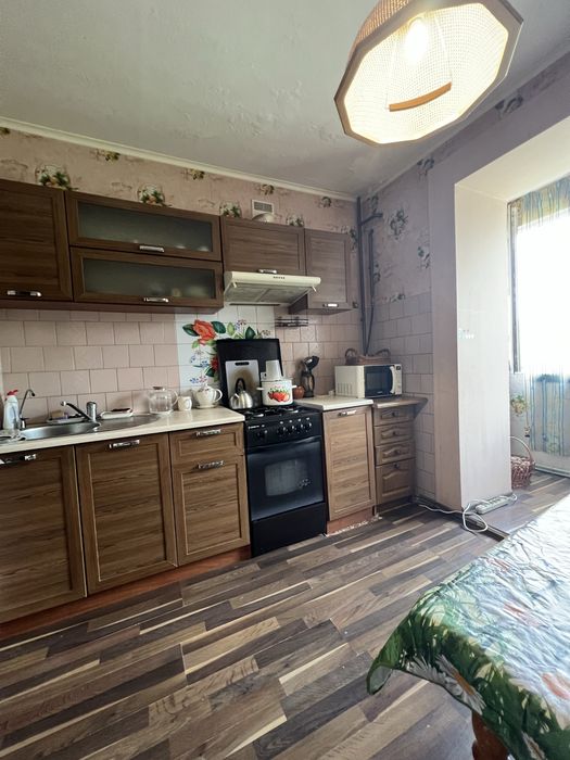 Продаж 2 кімн квартира  60 м2Світло не вимикають, газове опал