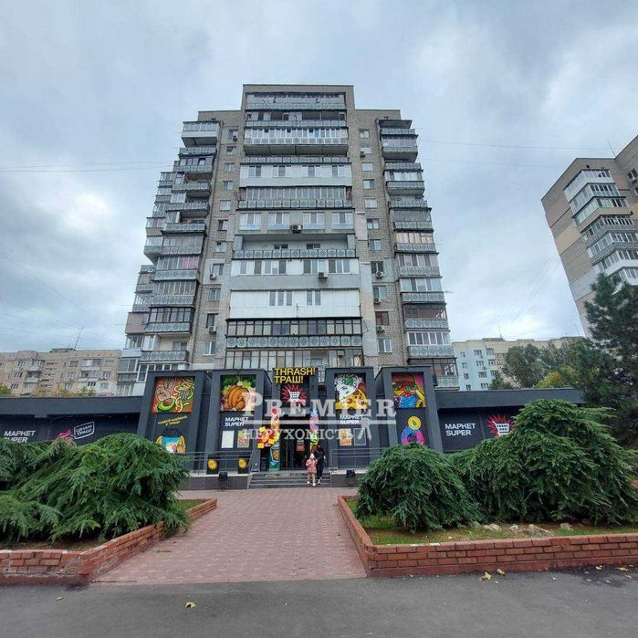 Продам 3-кімнатну квартиру на Варненській