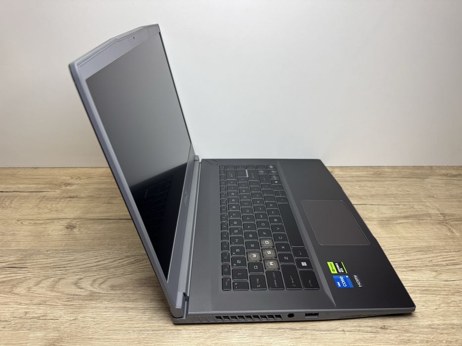 MSI Thin 15 B13VE / i5-13420H / RTX 4050 6GB / 16GB RAM / SSD 1TB