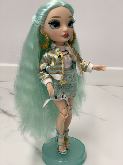 Lalka kolekcjonerska Rainbow high Daphne Minton mietowa turkusowa