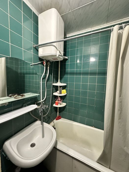 Продам 2-х кімнатну квартиру Озерна 24 11 поверх 2 окремі кімнати Оболонський р-н. м. Героїв Дніпра 3 хвилини