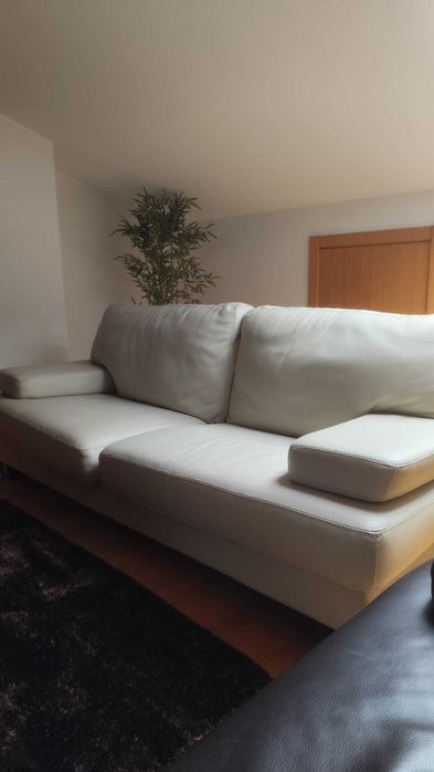 Sofás em Pele em ótimo estado