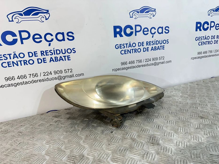 Otica Farol Frente Frontal Direita Original 811100H040 89033105 PSA