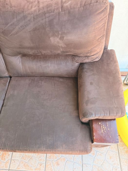 Sofá Chaise Longue Castanho (para restauro ou uso)