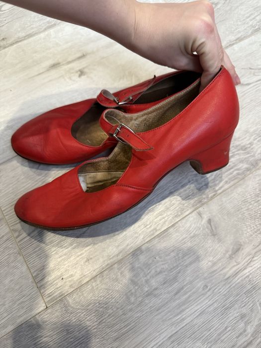 Туфлі нанцювальні