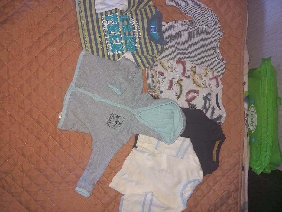 Кофты ,ромперы,футболки,человечки,шорты на мальчика 3-6 мес.