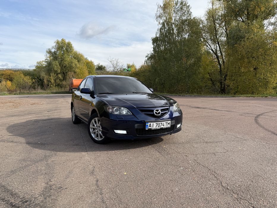 продам семейное авто Mazda 3