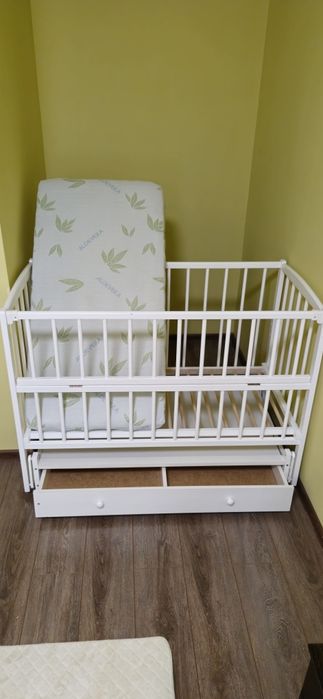 Дитяча кроватка+комод пеленатор