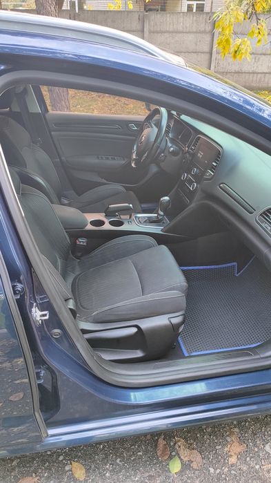 Продаю власний автомобіль Renault Megane IV
