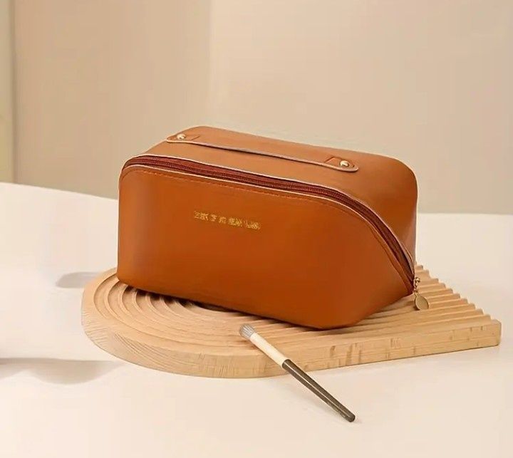 Kosmetyczka damska rozkładana podróżna