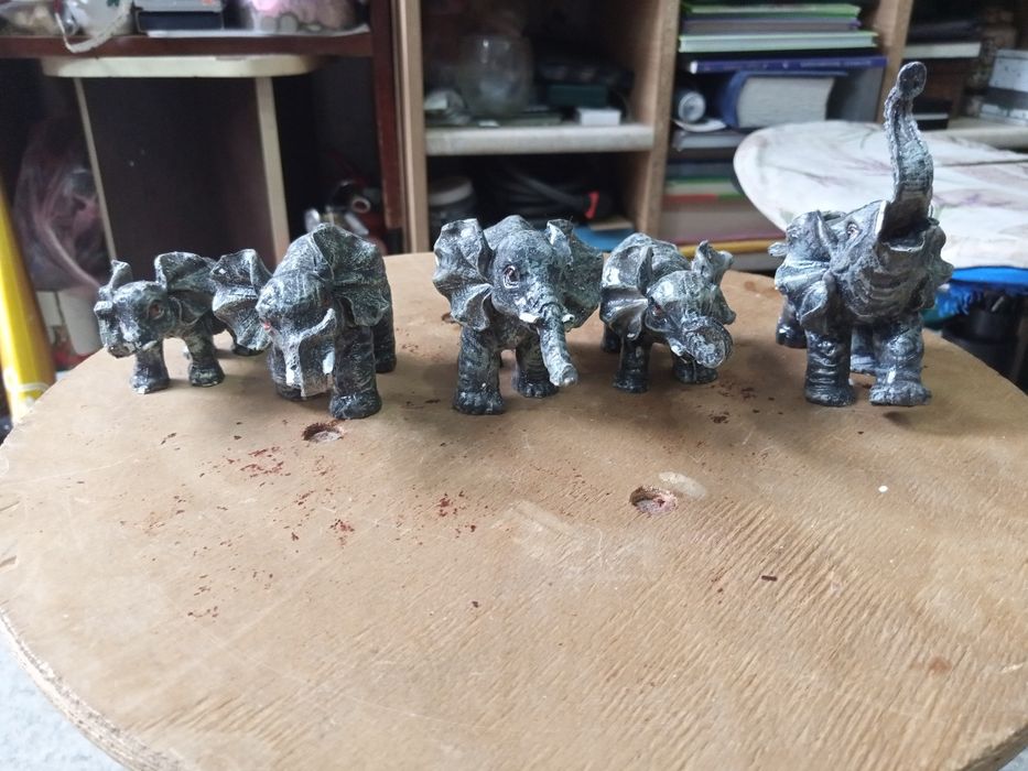 Слони встатуетки 5 шт .