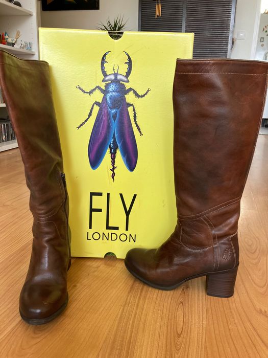 Botas castanhas de cano alto FLY LONDON