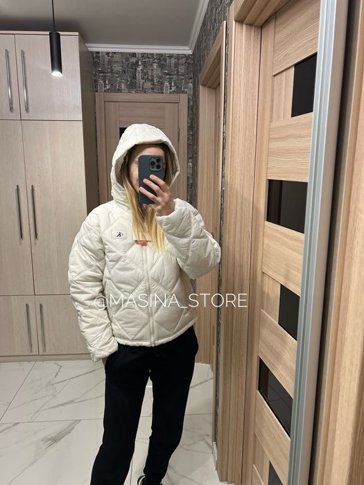 Нова жіноча куртка біла Calvin Klein XS, S, M оригінал весна молочна