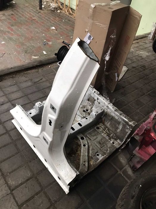БМВ Х3 поріг стійка центральна ліва X3 G01 разборка BMW шрот запчасти