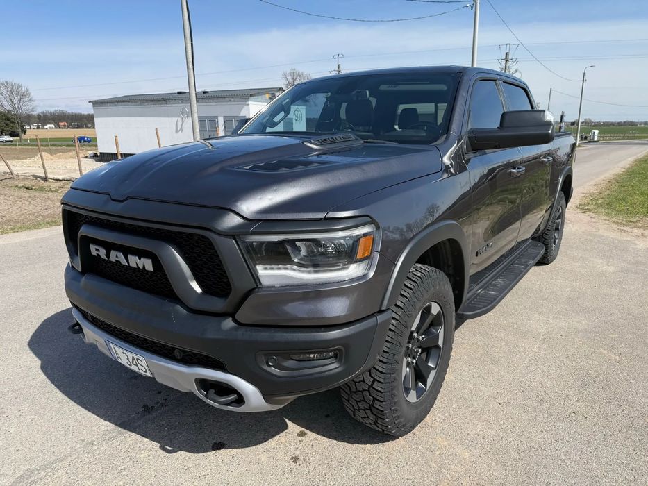 RAM 1500 Bezwypadkowy, nowa instalacja LPG, pneumatyka, LED
