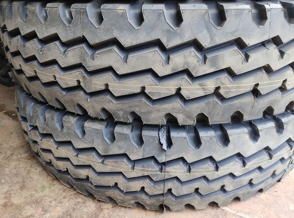 Продаж шин 10/00-20або (280-508)