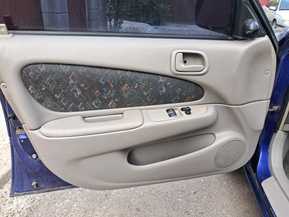 Продам TOYOTA COROLLA