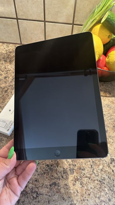 Tablet iPad Apple Retina 10” + nowe etui + nowy kabel - cały zestaw