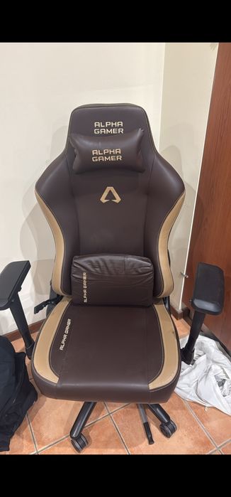 Cadeira ALPHA Gamer Nébula (castanha e preta)