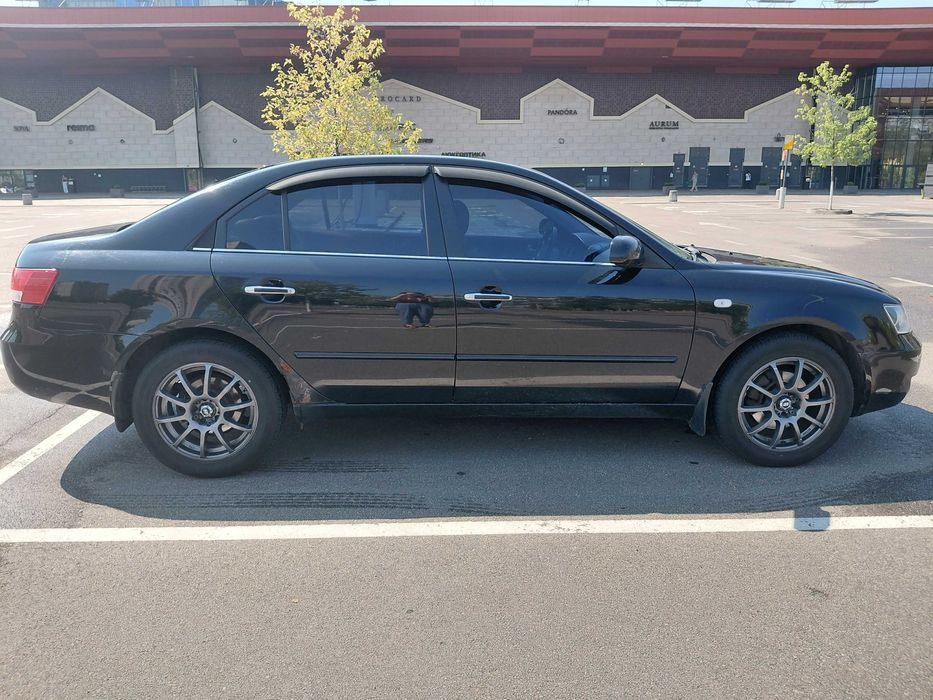 Hyundai Sonata 2008 2.4 л