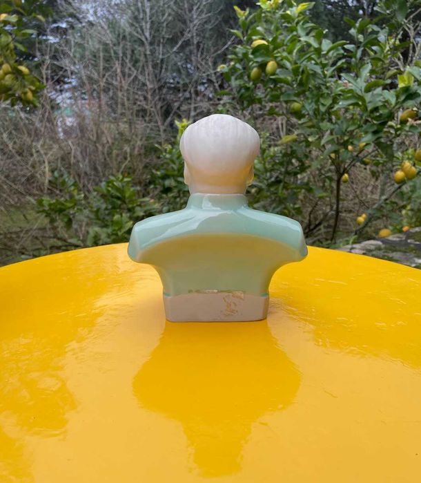 Busto de Mao Tsé-Tung em louça vidrada