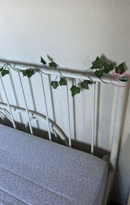 Cama Branca em ferro + Estrado Metálico